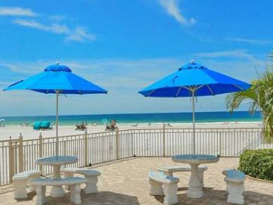This 2 bedroom has GULF Views Best Beach Community on Siesta